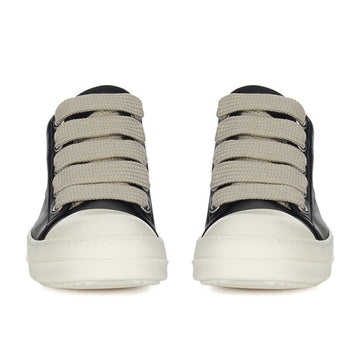Jumbo lace low top sneaker